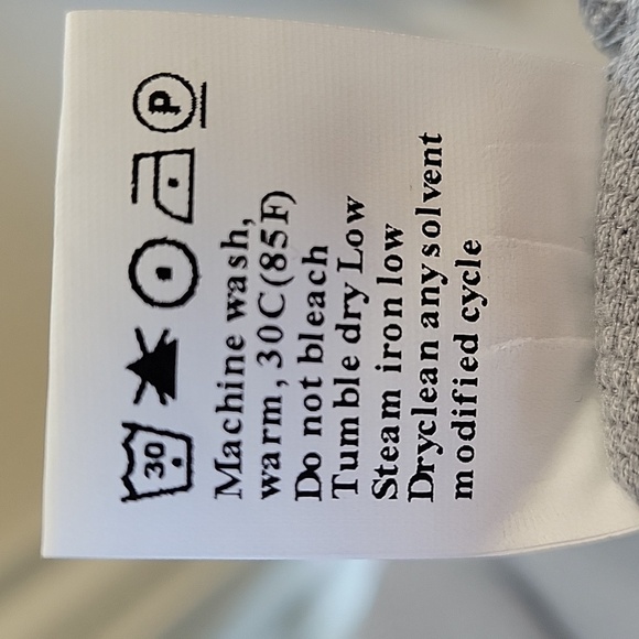 Sleeveless Gray V-Neck Dress With Pockets NWT - Picture 13 of 16